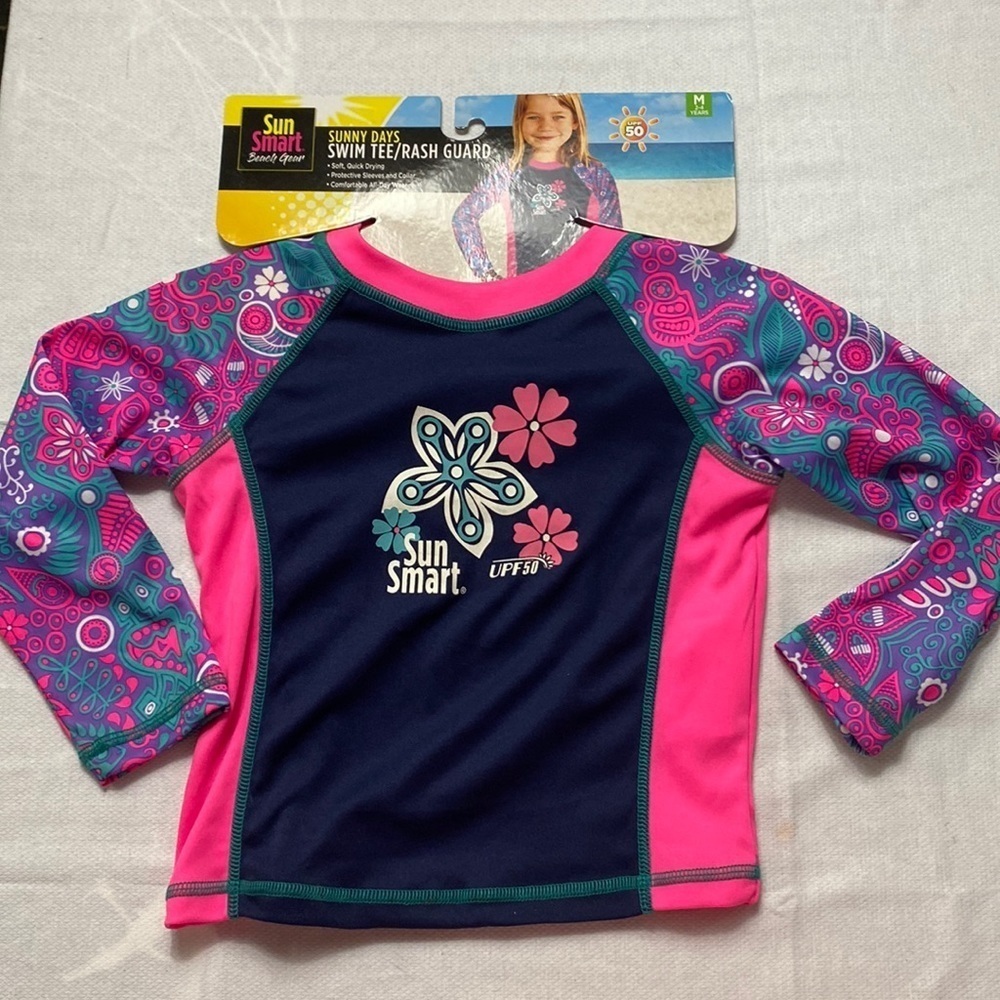 Sun Smart Beach Gear Swim Tee/Rash Guard size M (2-4 years). (BC)